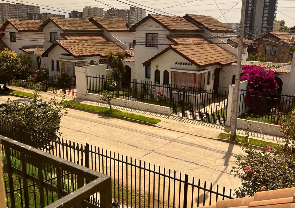 Amplia Casa Con Piscina Y 2 Estacionamientos En La Herradura Sta Isabel Ruta 5